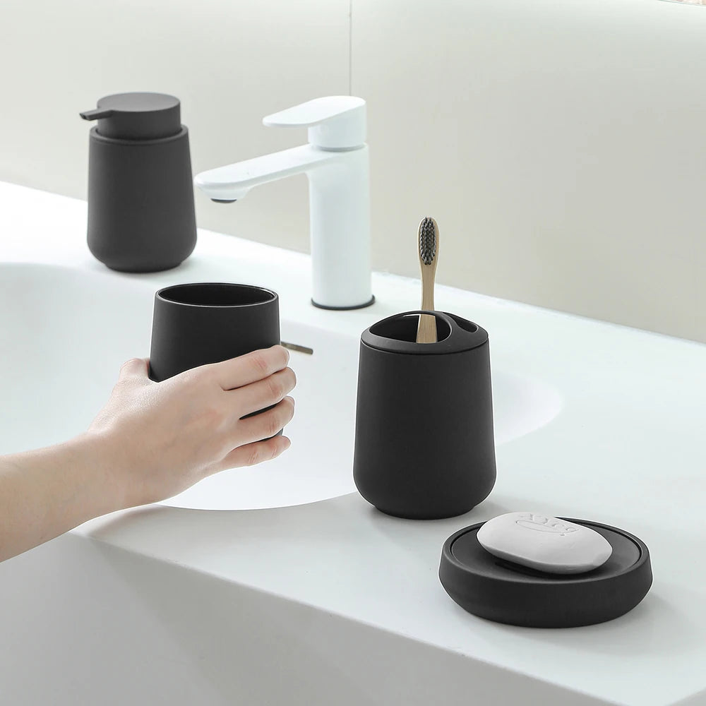 Set Salle de Bain 4 Pièces Noir Mat Distributeur Savon et Accessoires